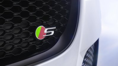 2016 Jaguar XF S variant official image