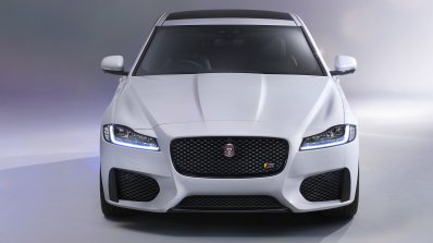 2016 Jaguar XF front fascia zoom-in