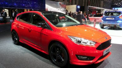 Ford Focus Red Edition front three quarters at the 2015 Geneva Motor Show