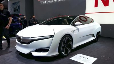 Honda FCV Concept front three quarter at the 2015 Geneva Motor Show