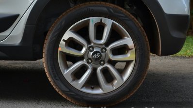 Hyundai i20 Active Diesel alloy Review