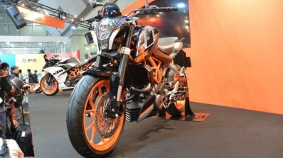 KTM 250 Duke front three quarter