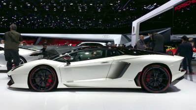 Lamborghini Aventador Pirelli Edition side