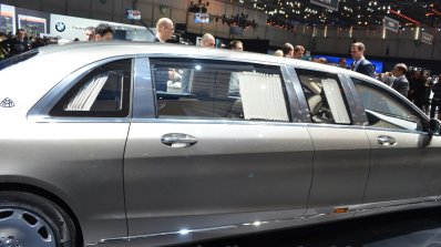 Mercedes Maybach Pullman side 3 view at Geneva Motor Show.jpg