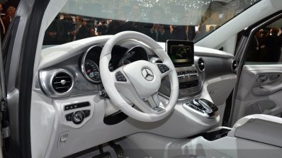 Mercedes V-ision-e concept dashboard view at 2015 Geneva Motor Show