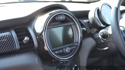 Mini Cooper S central screen