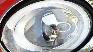 Mini Cooper S headlight detail