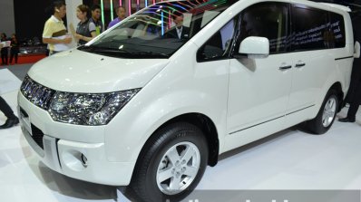 Mitsubishi Delica headlamp at the 2015 Bangkok Motor Show