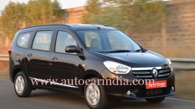 Renault Lodgy India spec front quarter