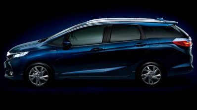 2015 Honda Shuttle side (Japanese market)
