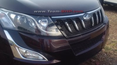 2015 Mahindra XUV500 facelift headlight spied