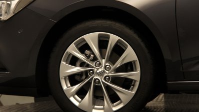 2016 Buick Verano official image wheel