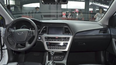 Hyundai Sonata Hybrid dashboard at Auto Shanghai 2015