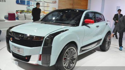 Qoros 2 SUV Concept front three quarter at Auto Shanghai 2015