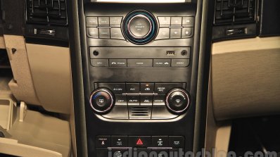 2015 Mahindra XUV500 facelift W10 central console
