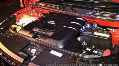 2015 Mahindra XUV500 facelift W10 engine bay