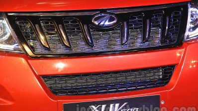 2015 Mahindra XUV500 facelift W10 grille