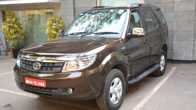 2015 Tata Safari Storme facelift front quarter Brown