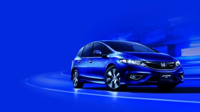 2016 Honda Jade RS front three quarter press image