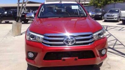 2016 Toyota Hilux Revo front Red spied