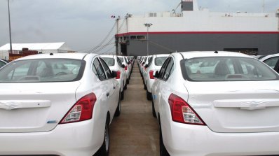 Nissan Sunny export line up rear