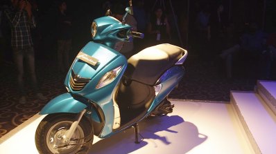 Yamaha Fascino Launch at Mumbai front left quarter