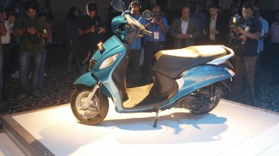 Yamaha Fascino Launch at Mumbai left side view