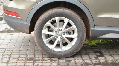 2015 Audi Q3 facelift alloys India Review