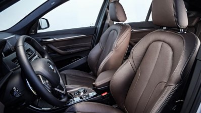 2016 BMW X1 front seats