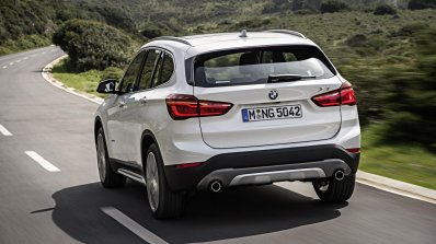 2016 BMW X1 rear quarters