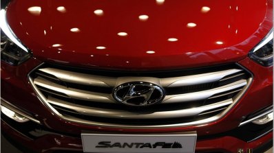 2016 Hyundai SantaFe Prime grille unveiled in Korea