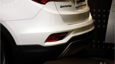 2016 Hyundai SantaFe Prime rear lower fascia unveiled in Korea