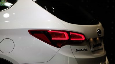 2016 Hyundai SantaFe Prime taillight unveiled in Korea