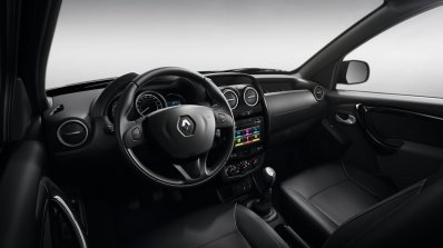 2016 Renault Duster Oroch dashboard unveiled press image