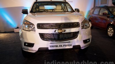 2016 Chevrolet Trailblazer front (1) unveiled in Delhi