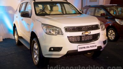 2016 Chevrolet Trailblazer front quarter unveiled in Delhi