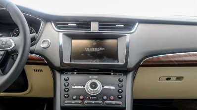 2016 Ford Taurus center console spotted in the flesh post unveil