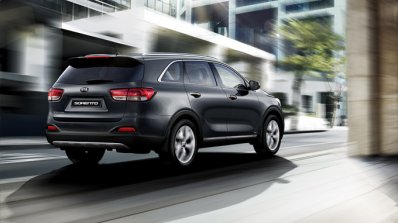 2016 Kia Sorento rear quarter launched in South Africa