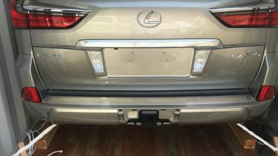 2016 Lexus LX rear spotted in the metal for first time