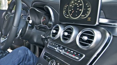 2016 Mercedes C-Class Coupe center console from AutoBild
