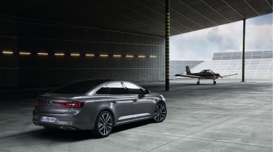 2016 Renault Talisman rear three quarter unveiled