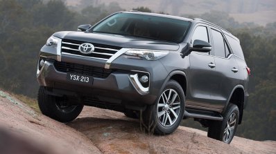 2016 Toyota Fortuner front quarter revealed Australian spec