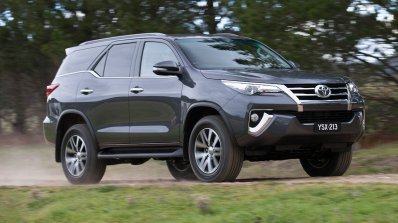 2016 Toyota Fortuner front quarters revealed Australian spec