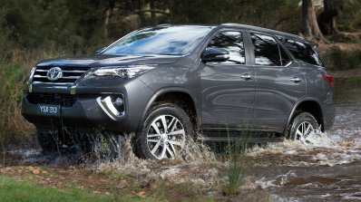 2016 Toyota Fortuner front three quarter revealed Australian spec