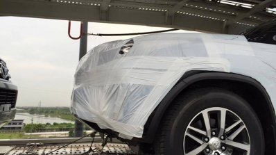 2016 Toyota Fortuner wheel spied on transporter