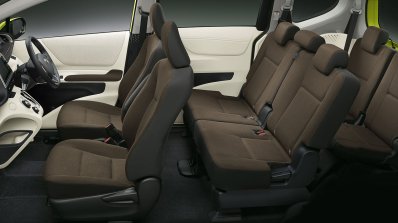 2016 Toyota Sienta cabin unveiled in Japan