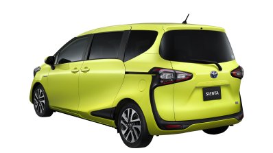 2016 Toyota Sienta rear quarter unveiled in Japan