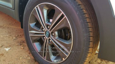 Hyundai Creta SX(O) diesel wheel dealer spied