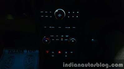 2015 Mahindra XUV500 (facelift) center console backlight review