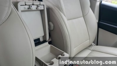 2015 Mahindra XUV500 (facelift) central storage space review